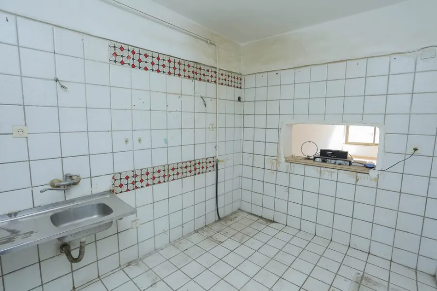 Duplex Apartment For Sale 180m net Lauran (Steps From Serhank St.)