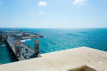 شقة للبيع 210 م ستانلي (علي البحر مباشرة)