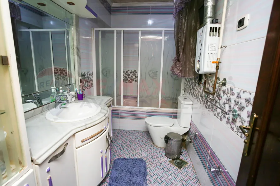 Apartment for sale 240 m Gleem (Mostafa Maher St.)