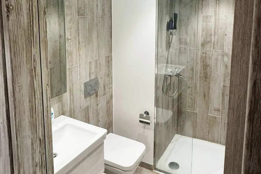 شاليه فندقي للبيع (فوكا باي - رأس الحكمة) 120 م