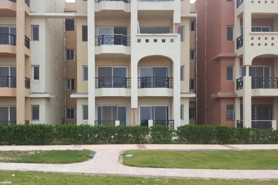 شاليه ارضي بجاردن للبيع (امارتيس هايتس - رأس الحكمة) 100 م