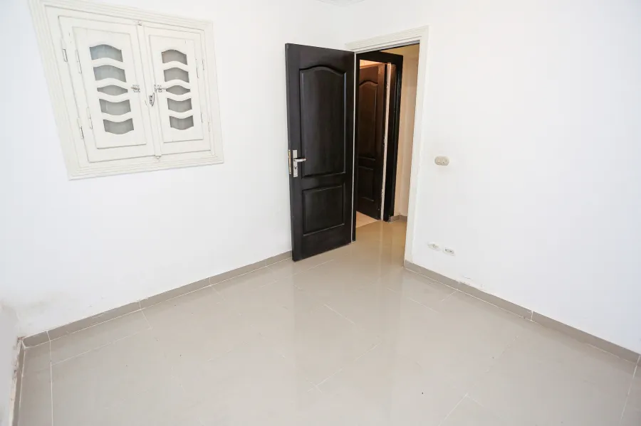 شقة للبيع 120م السرايا (4 نمرة من البحر)