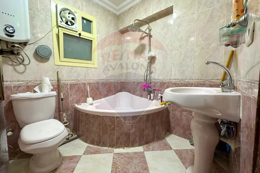 Apartment for sale 95 m Alsoyof (The second number from Gamal Abdel Nasser St)