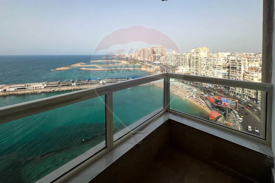 شقة دوبلكس للبيع 120 م جليم (علي البحر مباشرة)