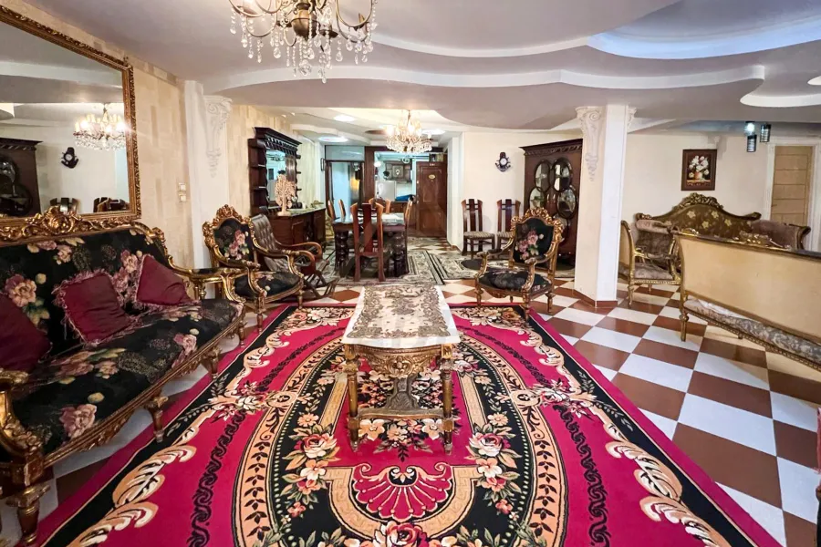 شقة للبيع 185 م جناكليس (ش مرتضي)