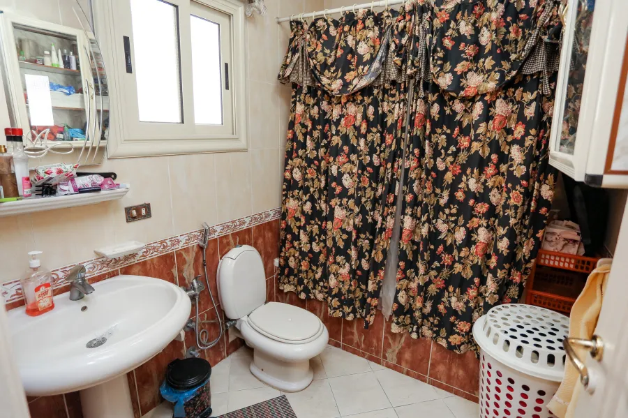 شقة للبيع 188م لوران (خطوات من ش أبو قير)