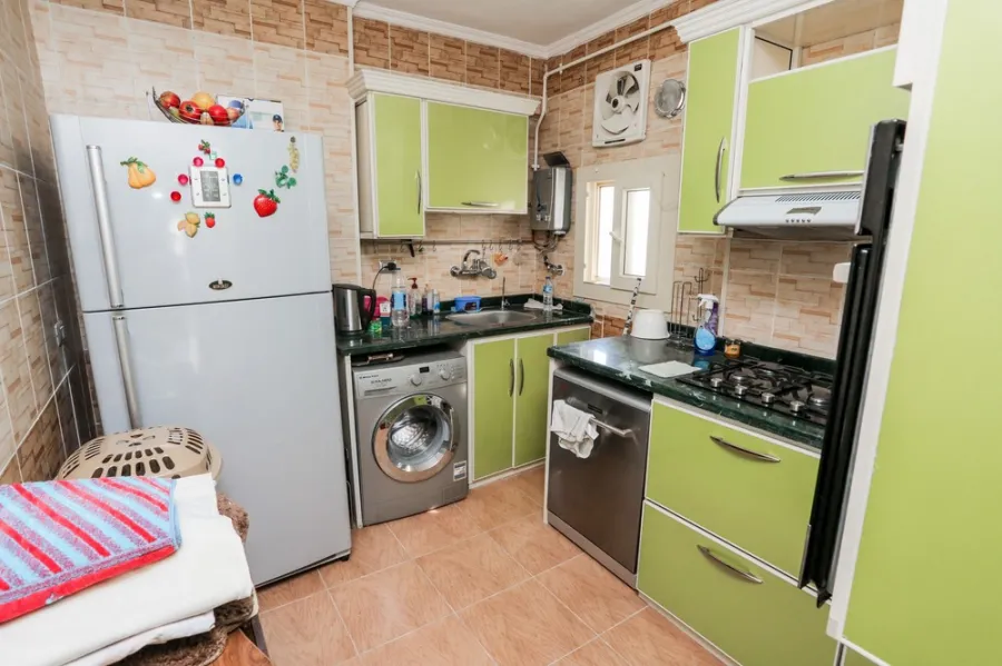 شقة للبيع 115م سبورتنج - خطوات من نادى سبورتنج وترى النادى