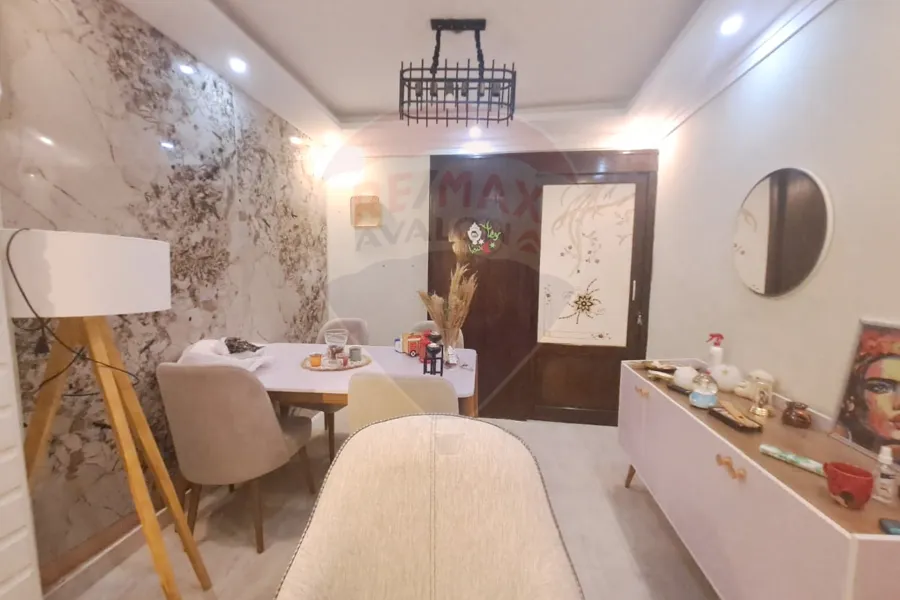 شقة للبيع 90 م الابراهيمية (خطوات من شارع ابو قير)