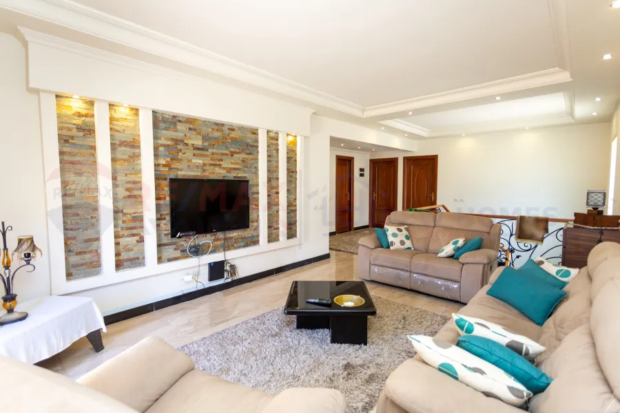 Villa for sale 500 m King Mariout (King Heights compound)