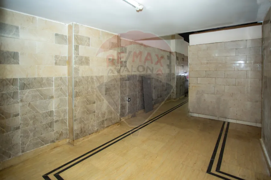 Shop + upfloor for rent 50 m Sidi Bishr (khalel Hamada Street)