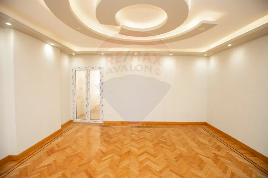 شقة للبيع 220 م مصطفى كامل (على الترام مباشرة) - أول سكن - شقة ناصية