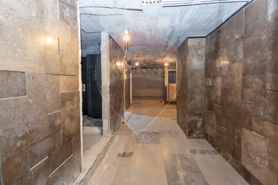 مول للبيع 790 م  لوران (تقاطع شارع الإقبال مع الترام)