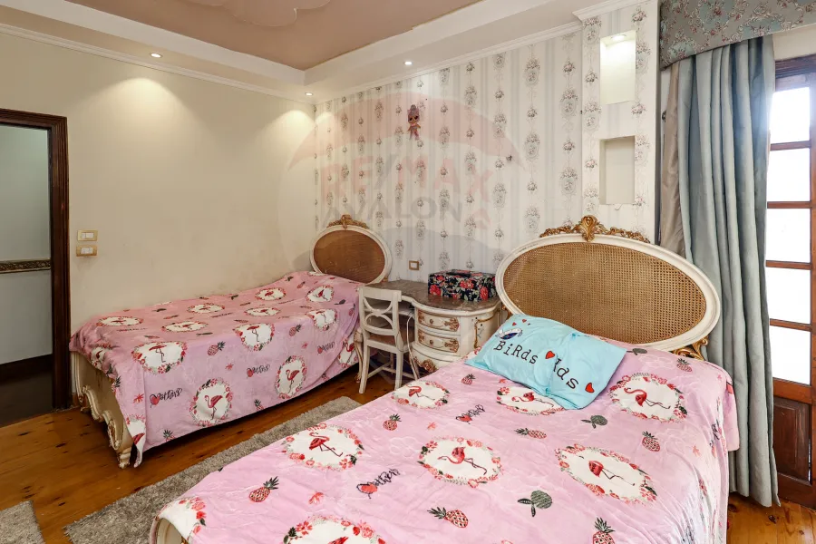 Apartment for sale 200 m Gleem ( second number of Abu Qir St. )