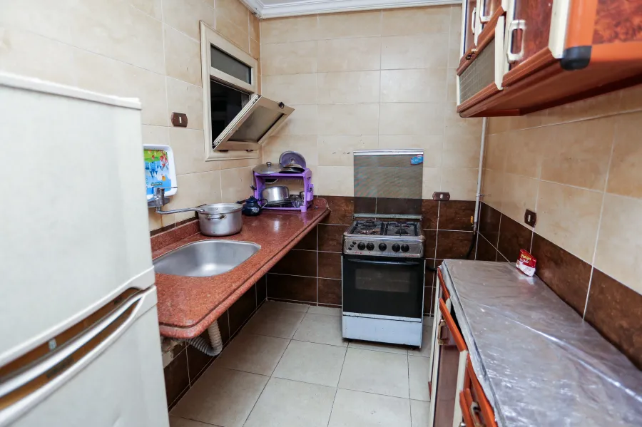 شقة مفروش للإيجار 140 م ميامي ( خلف سنترال ميامي)-