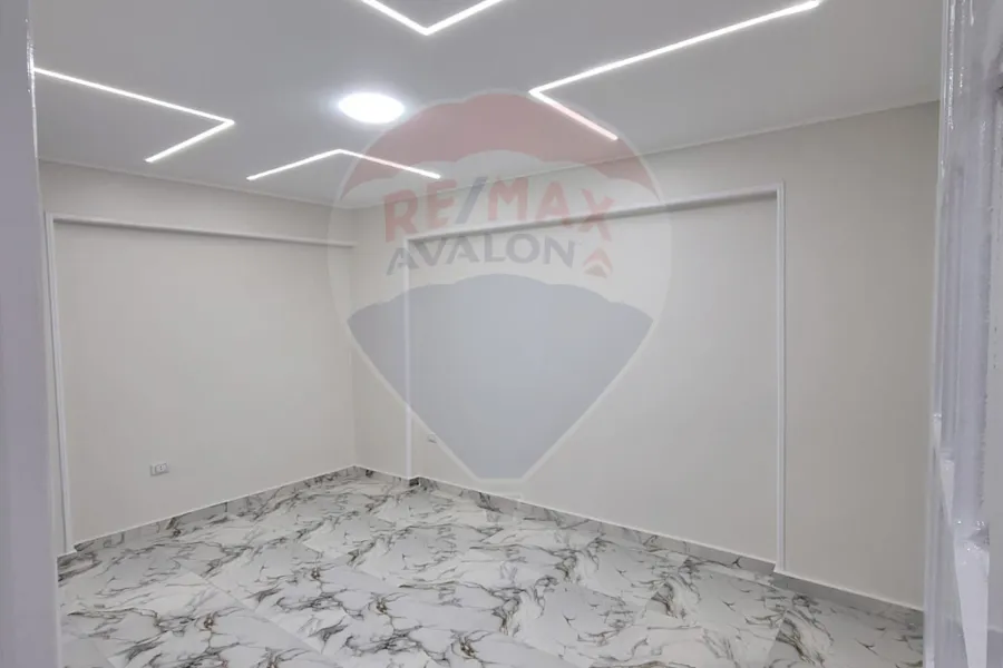 شقه للبيع  140 م سيدي بشر ( خطوات من شارع العيسوي )