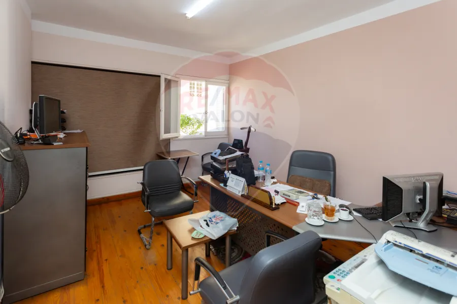 شقة للبيع 300 م سموحة (ش الطيار محمود شكري)