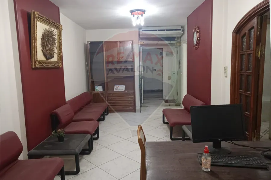 مقر اداري لايجار 105 م مصطفي كامل (علي الترام مباشرة)