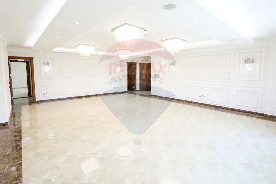 شقة للبيع 526 م سموحة (كومباوند أنطونيادس)