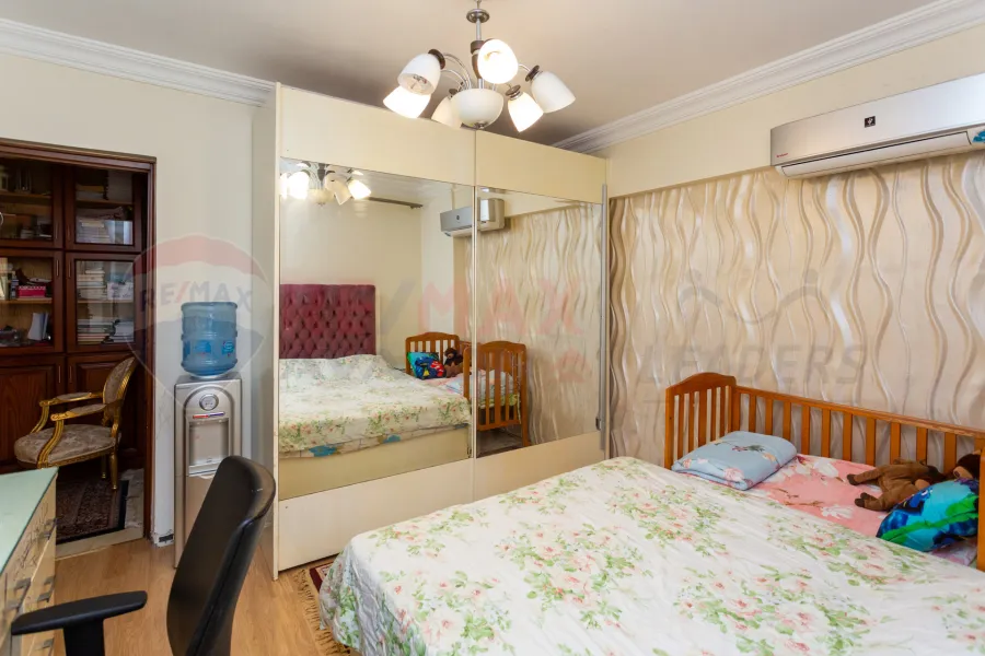 شقة للبيع 177 م سموحه (ش ذكي رجب)