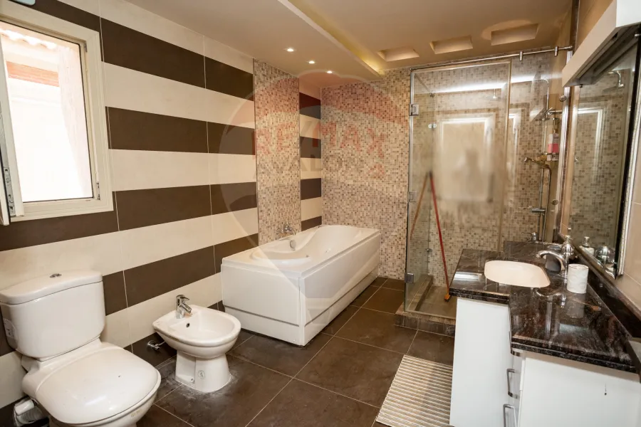 فيلا للبيع (العروبة رويال) كينج مريوط 580 م استلام فوري