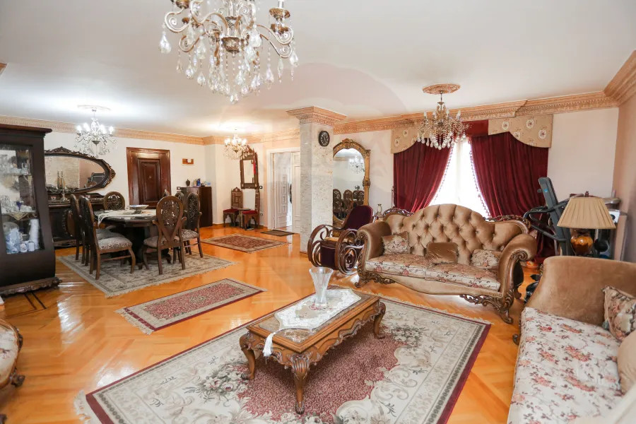 شقة للبيع 270 م لوران (ش سرهنك)