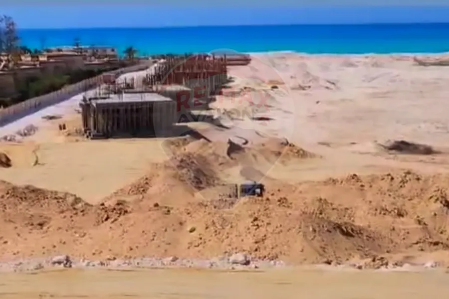 شقة أرضي بجاردن للبيع فيو بحر (قرية أريبا) كيلو 90 علي البحر مباشرة - 90 م + 44 م جاردن - 1,500,000 ج (مقدم + اوفر)