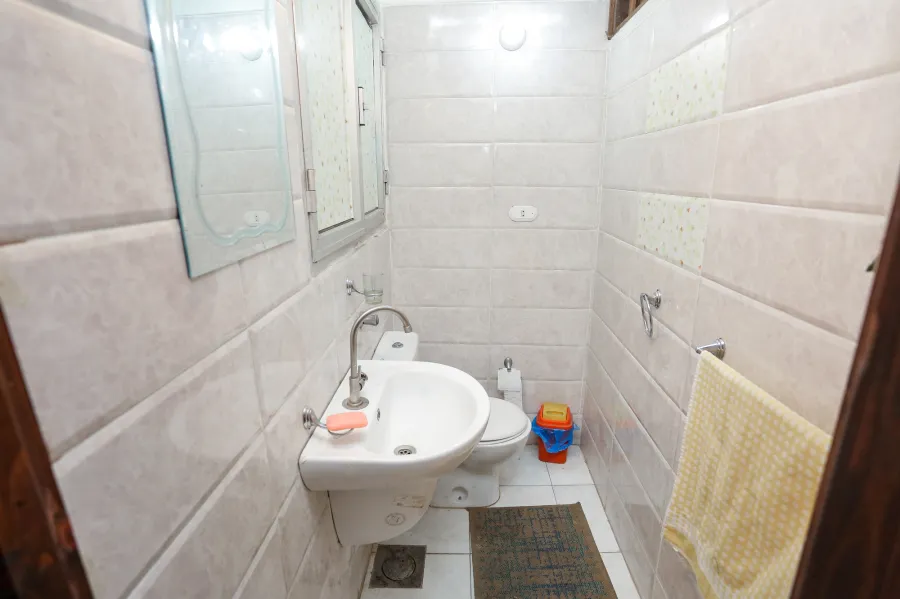 شقة للبيع 200 م لوران ( متفرع من ش شعراوى )