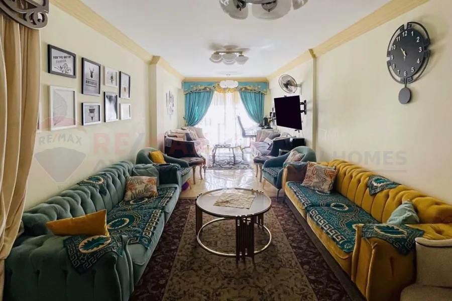 شقة للبيع 200 م سموحه (جراند فيل)