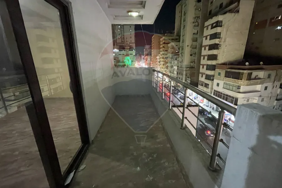 شقة للايجار 125 م العصافرة (ش جمال عبد الناصر مباشرة)