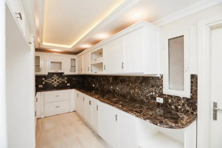 Apartment for sale 310 m Alazarita (in front of AlShlalat park)