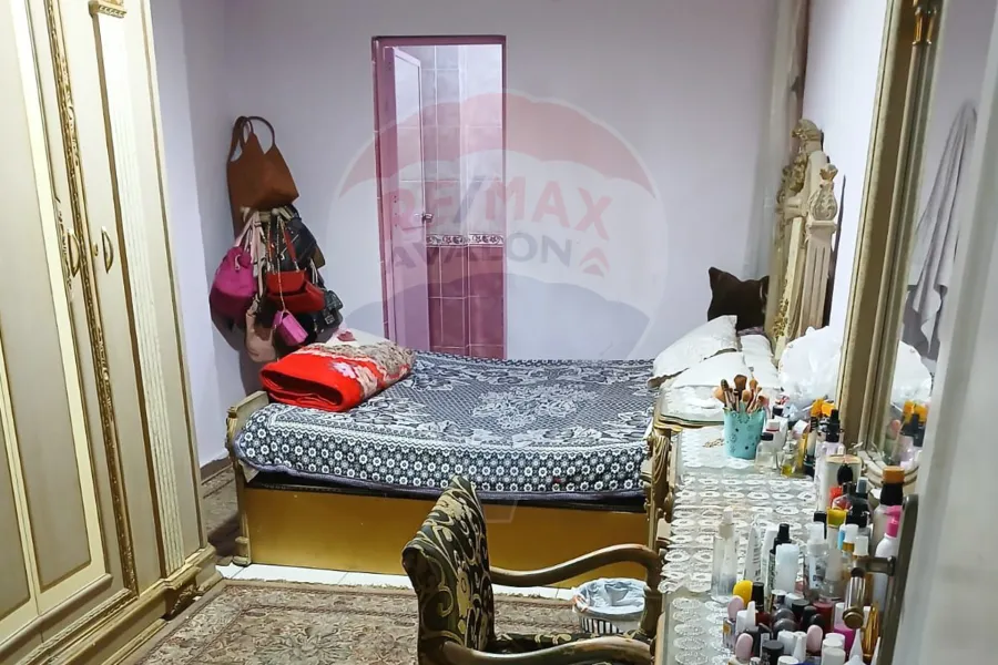 شقة للبيع 120 م سموحة (متفرع من ش زكي رجب)