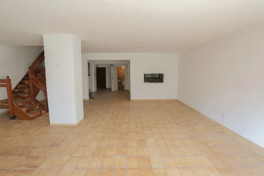 Duplex Apartment For Sale 180m net Lauran (Steps From Serhank St.)