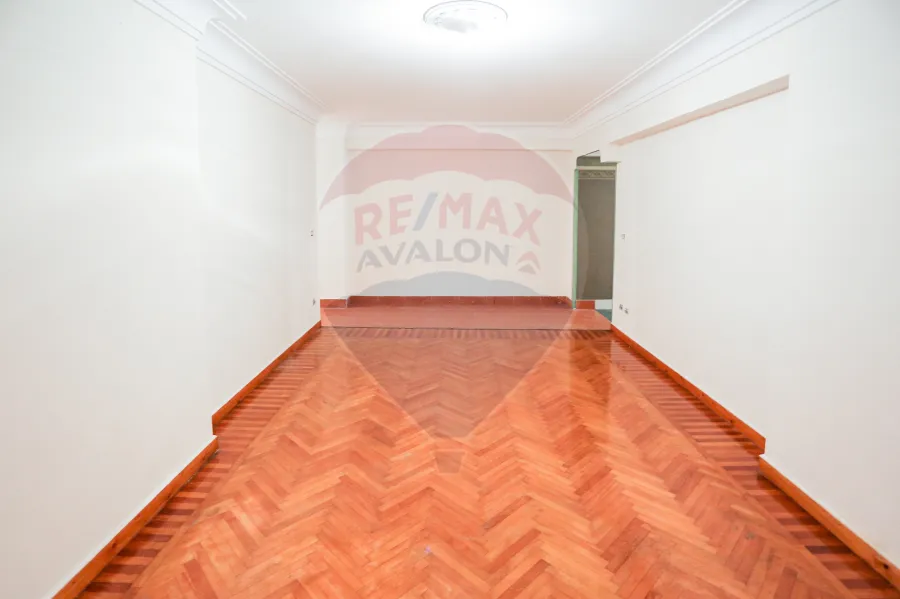 مقر اداري للايجار 255 م سموحه ( شارع كمال الدين صلاح )