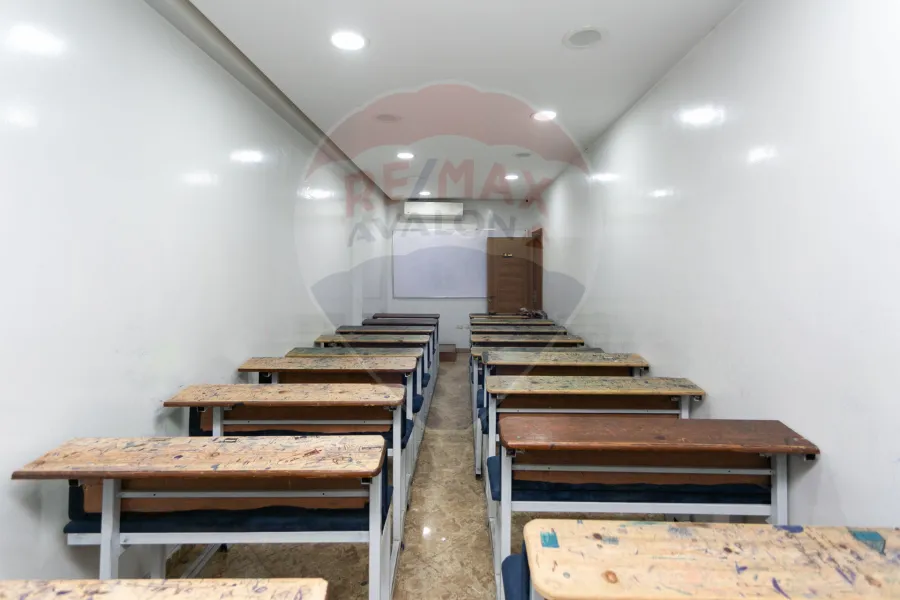 محل تجاري للايجار 280 م سموحة (ش ادمون فريمون)