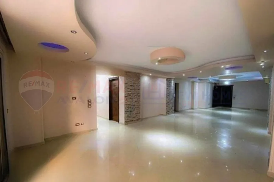 شقة للبيع 235 م جليم ( ش ابو قير - عمارة براند )