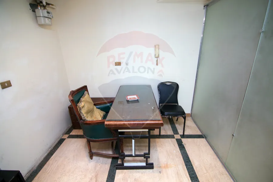 شقه إداري للايجار 85 م سيدي جابر ( خلف محطة سيدي جابر