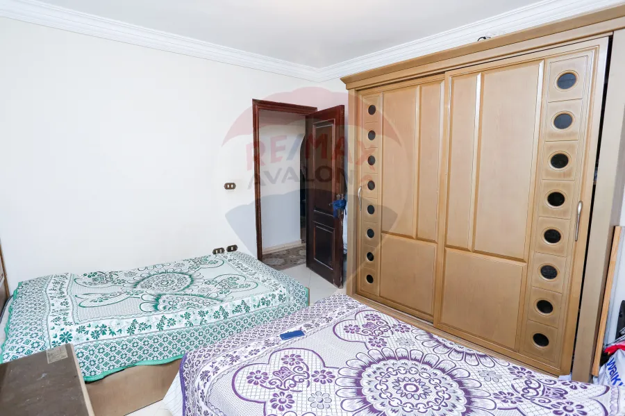 Apartment For Sale 210 m Gleem ( Steps From The Sea )