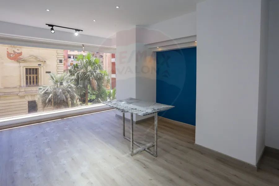 مقر اداري للايجار 65 م لوران (علي الترام مباشر)