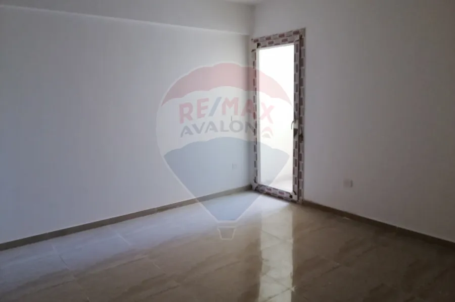 شقة للإيجار 170م سموحة (كومباوند الصيادلة)