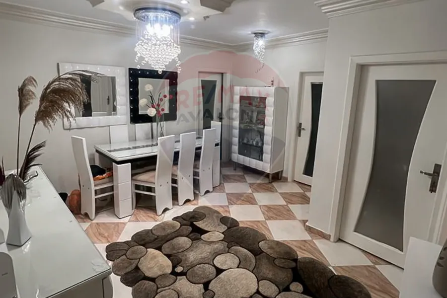 شقة للبيع 110 م سيدي بشر(تاني نمره من البحر)