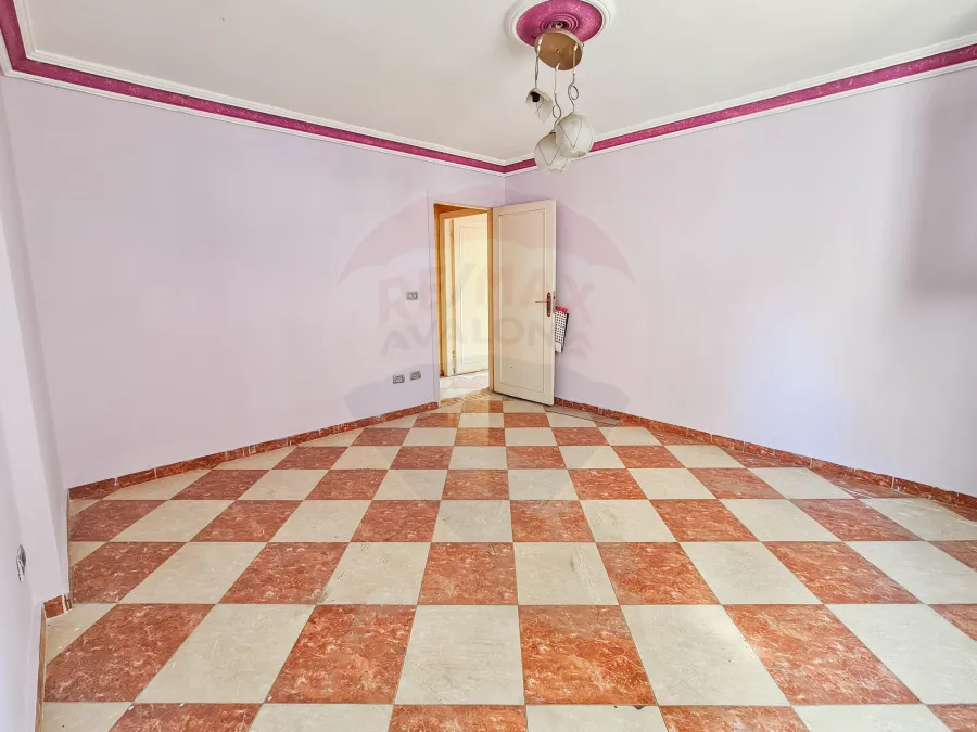 شقة للبيع 145 م العصافرة بحرى (خطوات من ش جمال عبد الناصر)