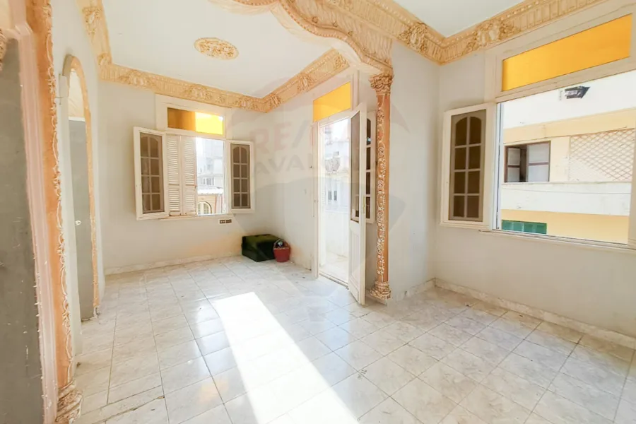 Apartment For Sale 100 m Bahary (Steps From The Sea)