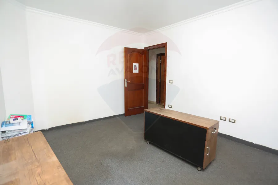 Apartment for rent 220 m Smouha (Tutankhamun's St)