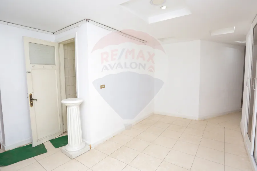 مقر ادارى للبيع 180م  لوران ( ش الاقبال الرئيسي)