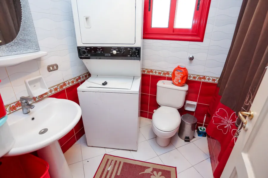 شقة للبيع 188م لوران (خطوات من ش أبو قير)