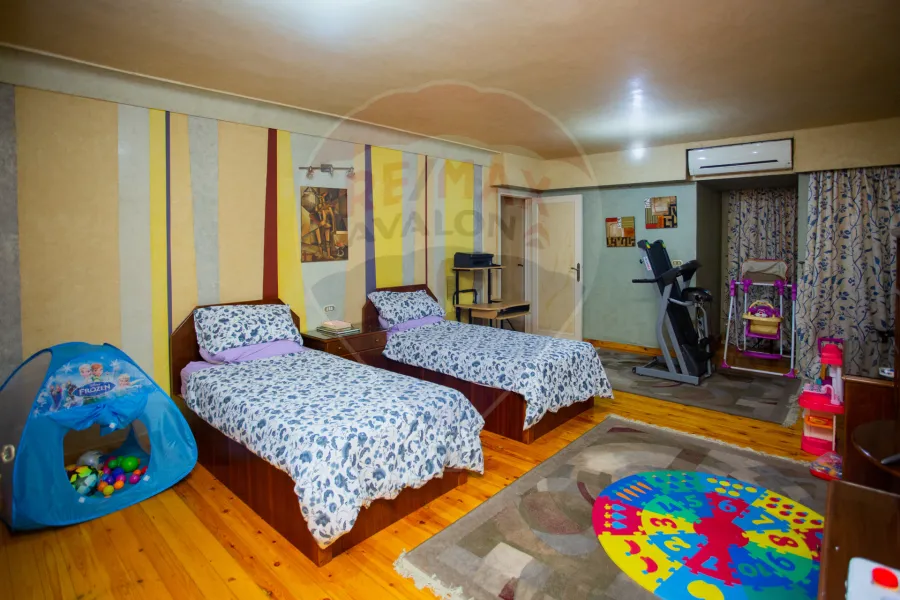 Apartment for sale 300 m sidi gaber (El-Mosheer Ahmed Ismail st)