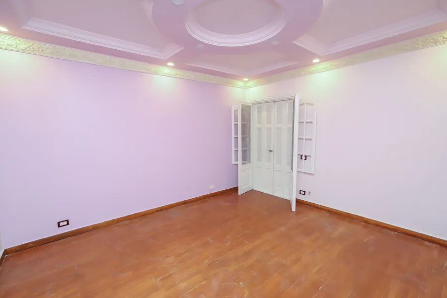 شقة للبيع 195م سموحة (ش فوزى معاذ الرئيسى)