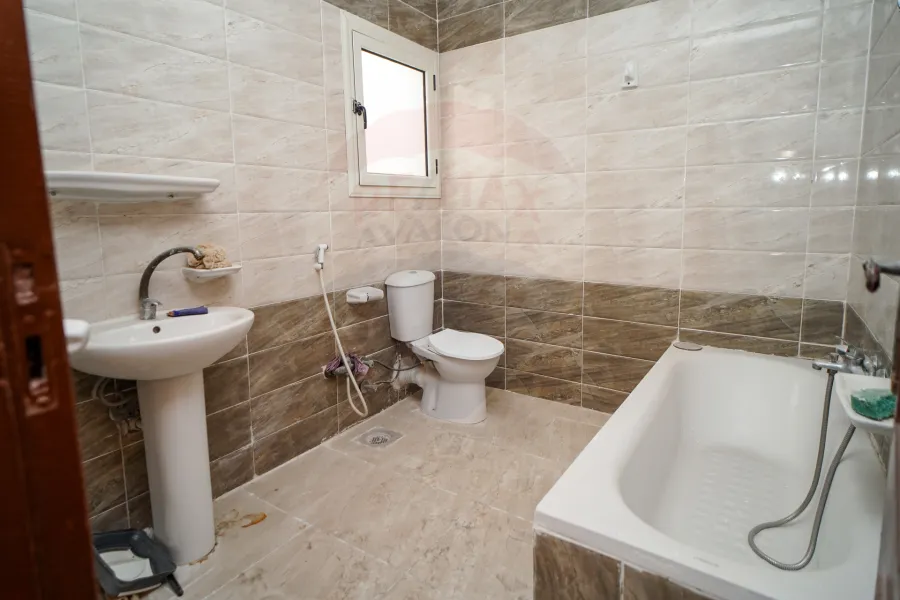 Apartment for sale 180 m AlIbrahimiah (infront of sporting club)