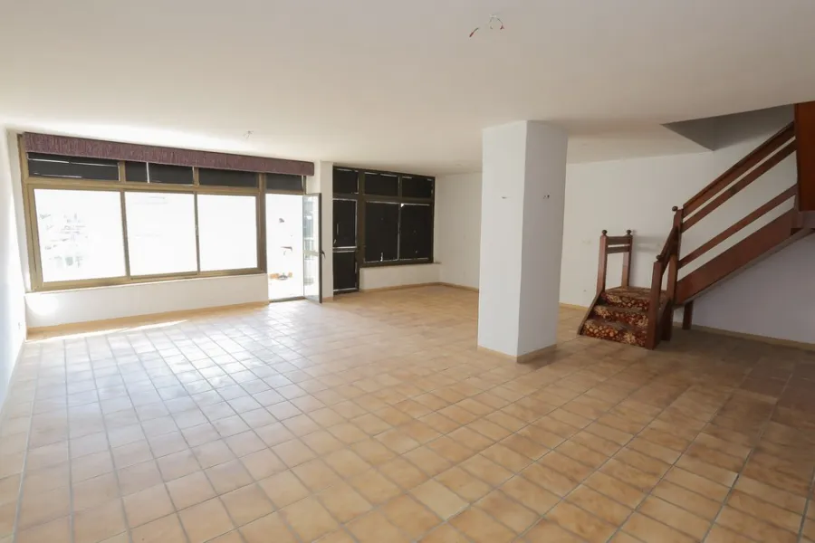 Duplex Apartment For Sale 180m net Lauran (Steps From Serhank St.)