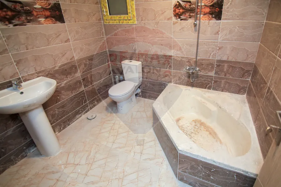 شقة للايجار 200 م سموحة (بجوار كوبري 14 مايو)